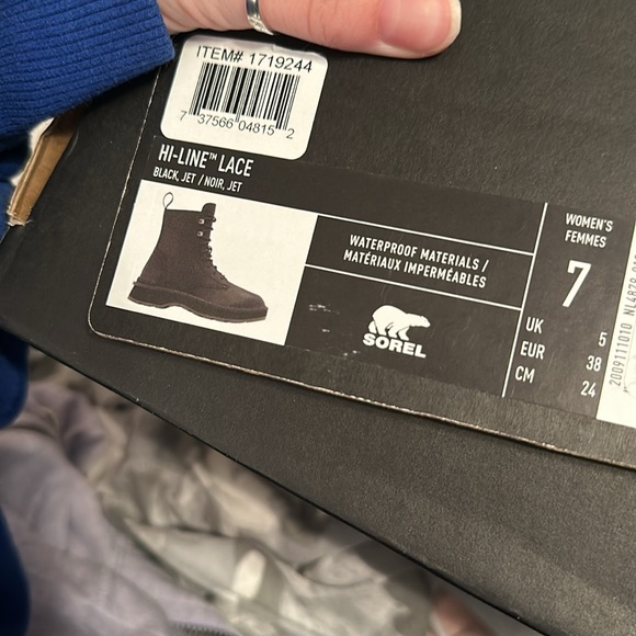 Women’s Sorel black lace up boots size 7 - Picture 2 of 3